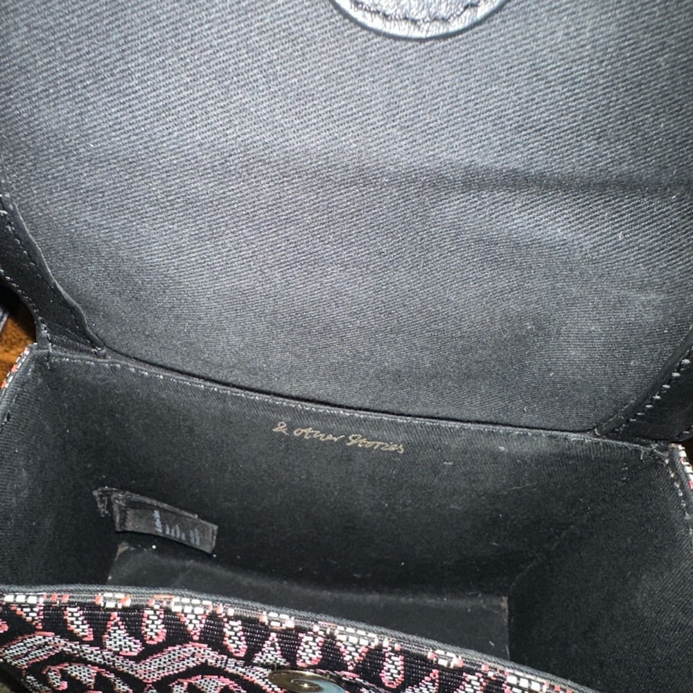 & Other Stories Black and White Crossbody Bag - Picture 4 of 7